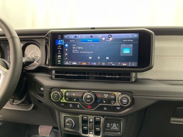 2025 Jeep Wrangler Sahara AWD