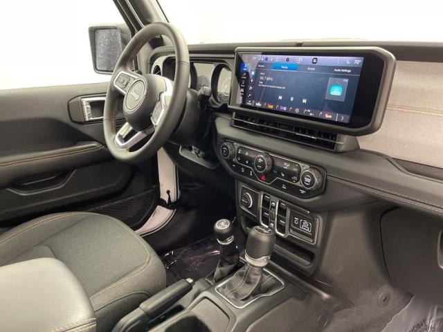 2025 Jeep Wrangler Sahara AWD