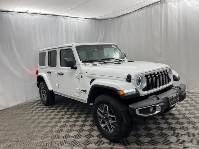 2025 Jeep Wrangler Sahara AWD