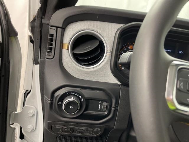 2025 Jeep Wrangler Sahara AWD