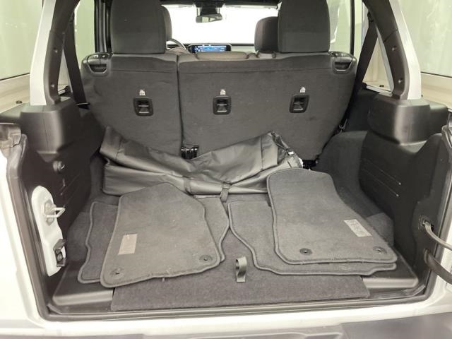 2025 Jeep Wrangler Sahara AWD