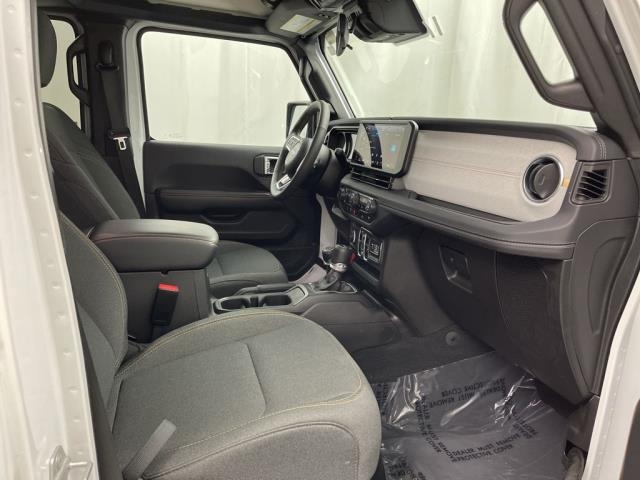 2025 Jeep Wrangler Sahara AWD