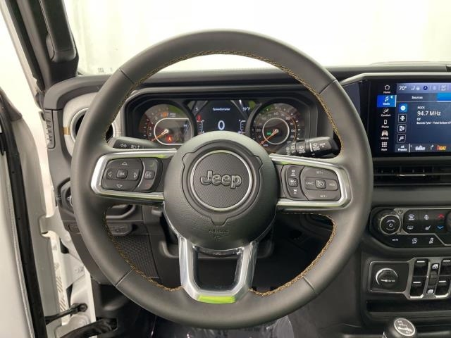 2025 Jeep Wrangler Sahara AWD