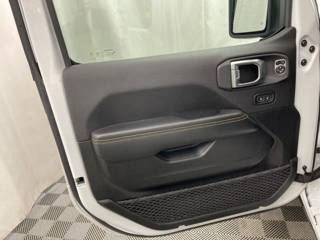 2025 Jeep Wrangler Sahara AWD