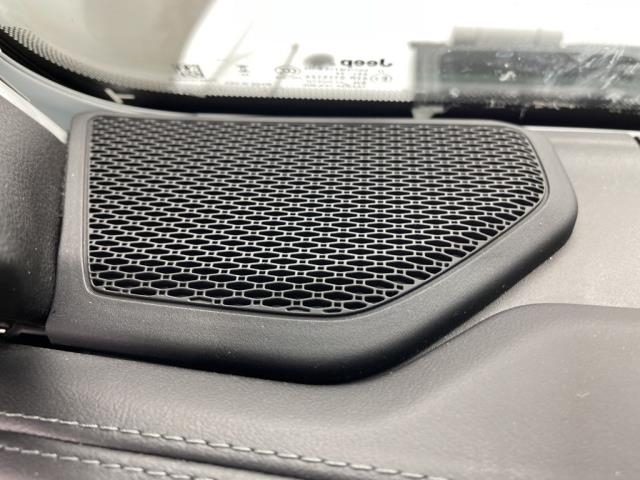 2025 Jeep Wrangler Sahara AWD