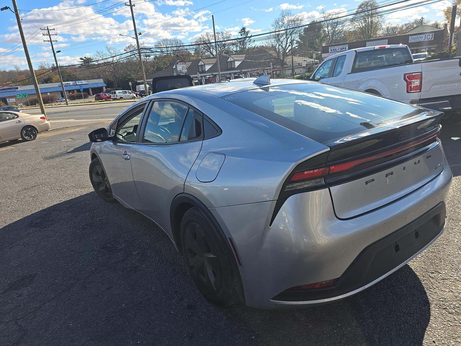 2023 Toyota Prius LE FWD