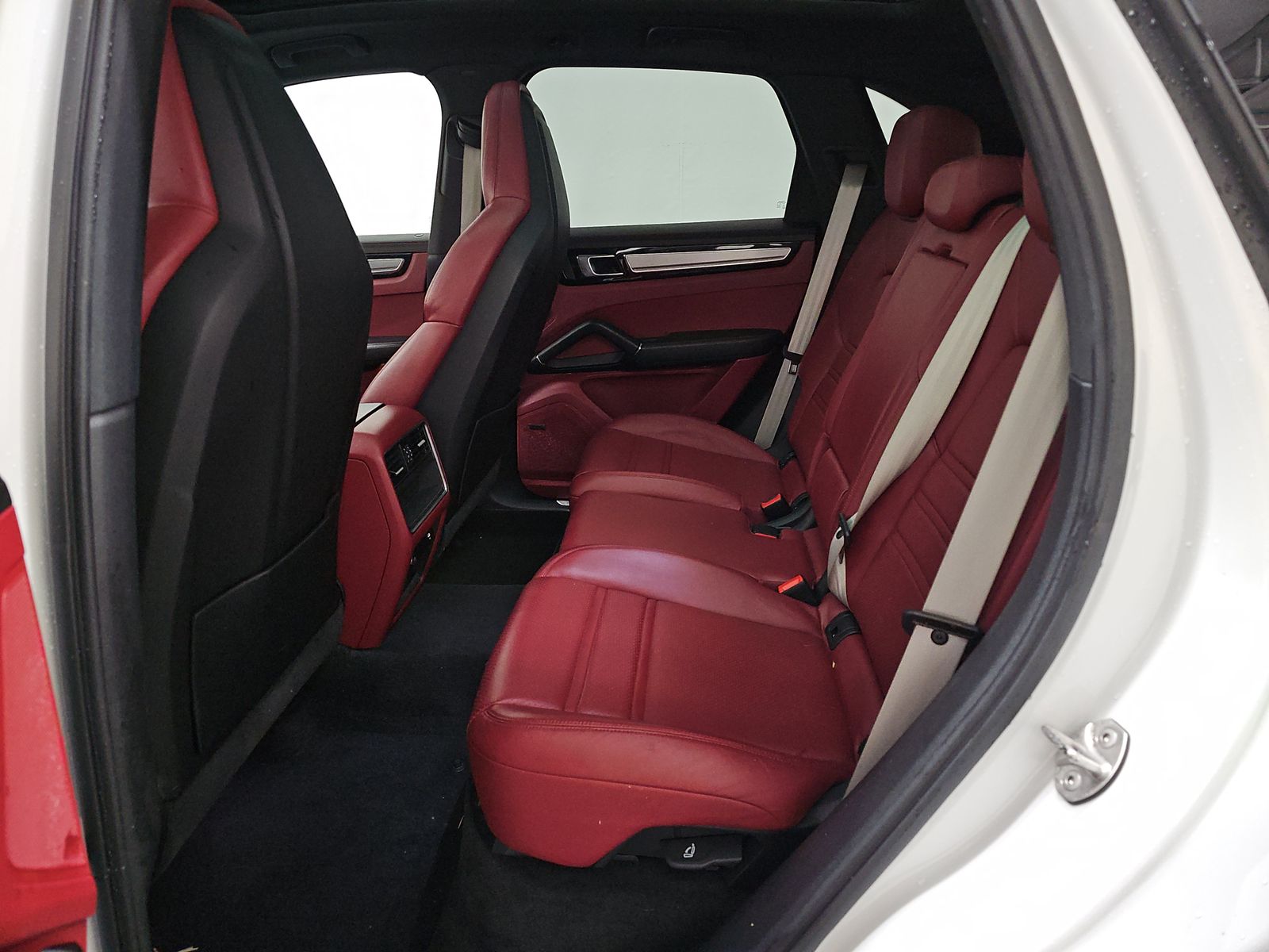 2023 Porsche Cayenne Platinum Edition AWD