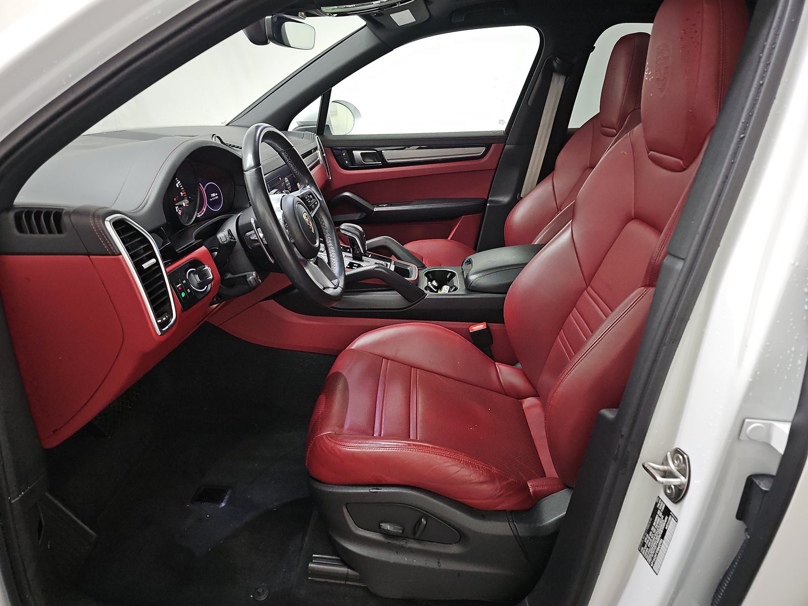 2023 Porsche Cayenne Platinum Edition AWD