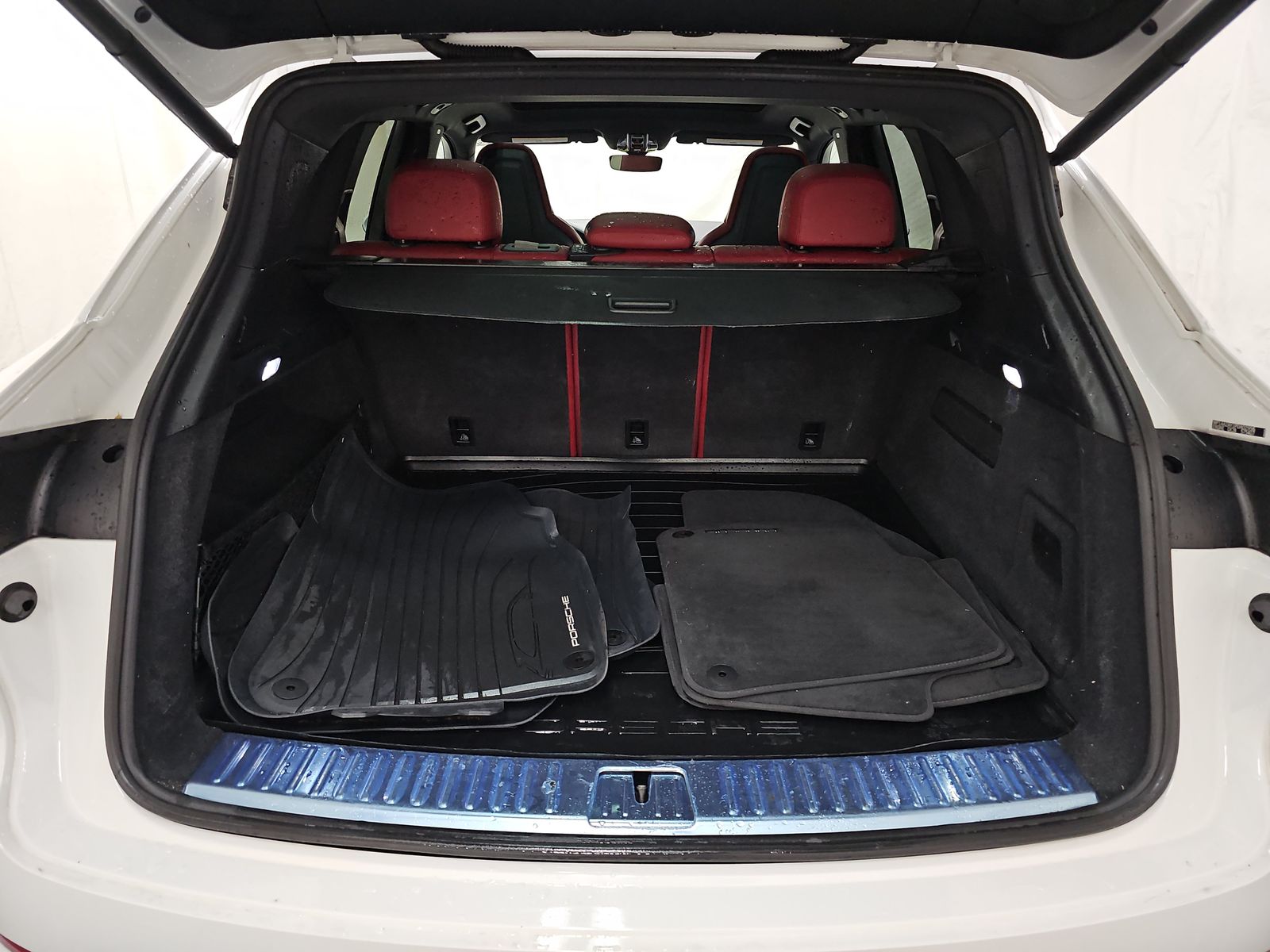 2023 Porsche Cayenne Platinum Edition AWD