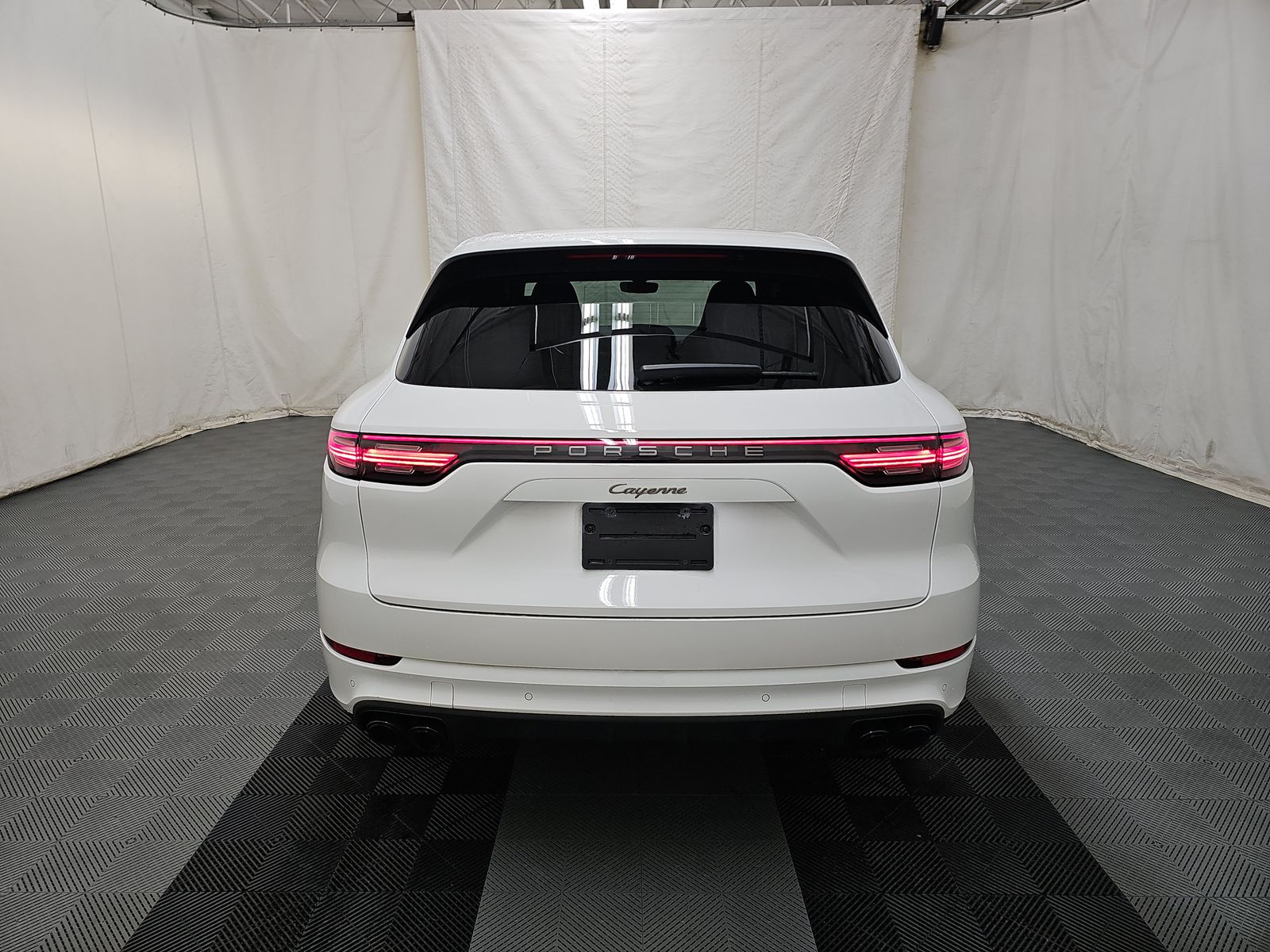 2023 Porsche Cayenne Platinum Edition AWD