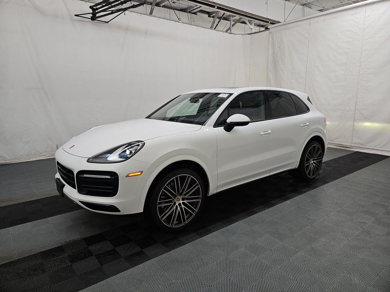 2023 Porsche Cayenne Platinum Edition AWD