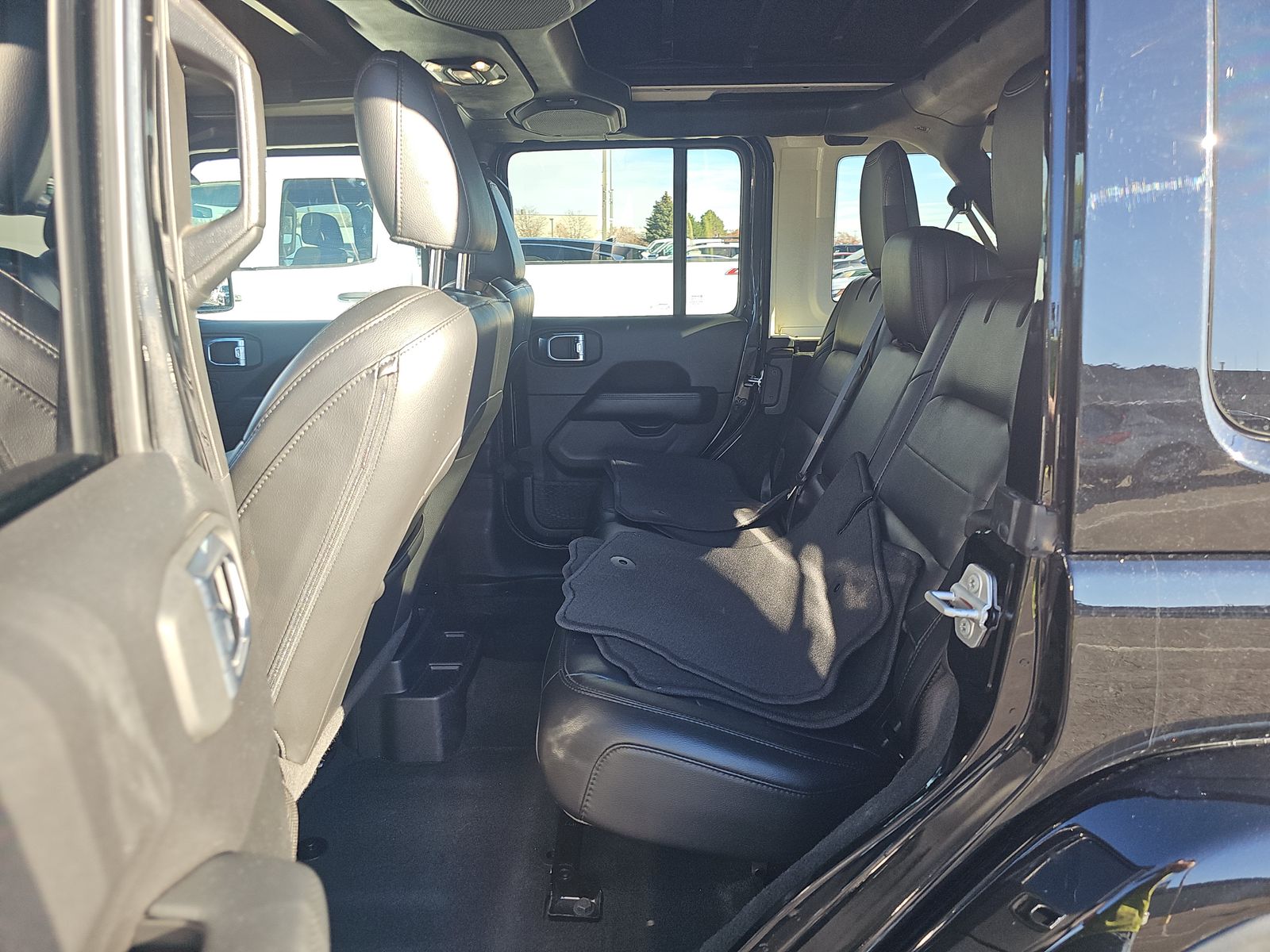 2023 Jeep Wrangler Sahara Altitude AWD