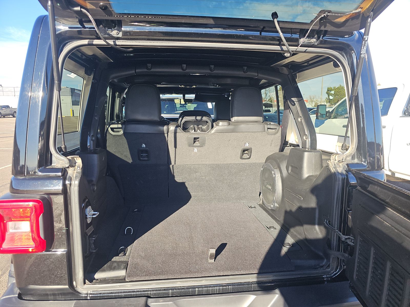 2023 Jeep Wrangler Sahara Altitude AWD