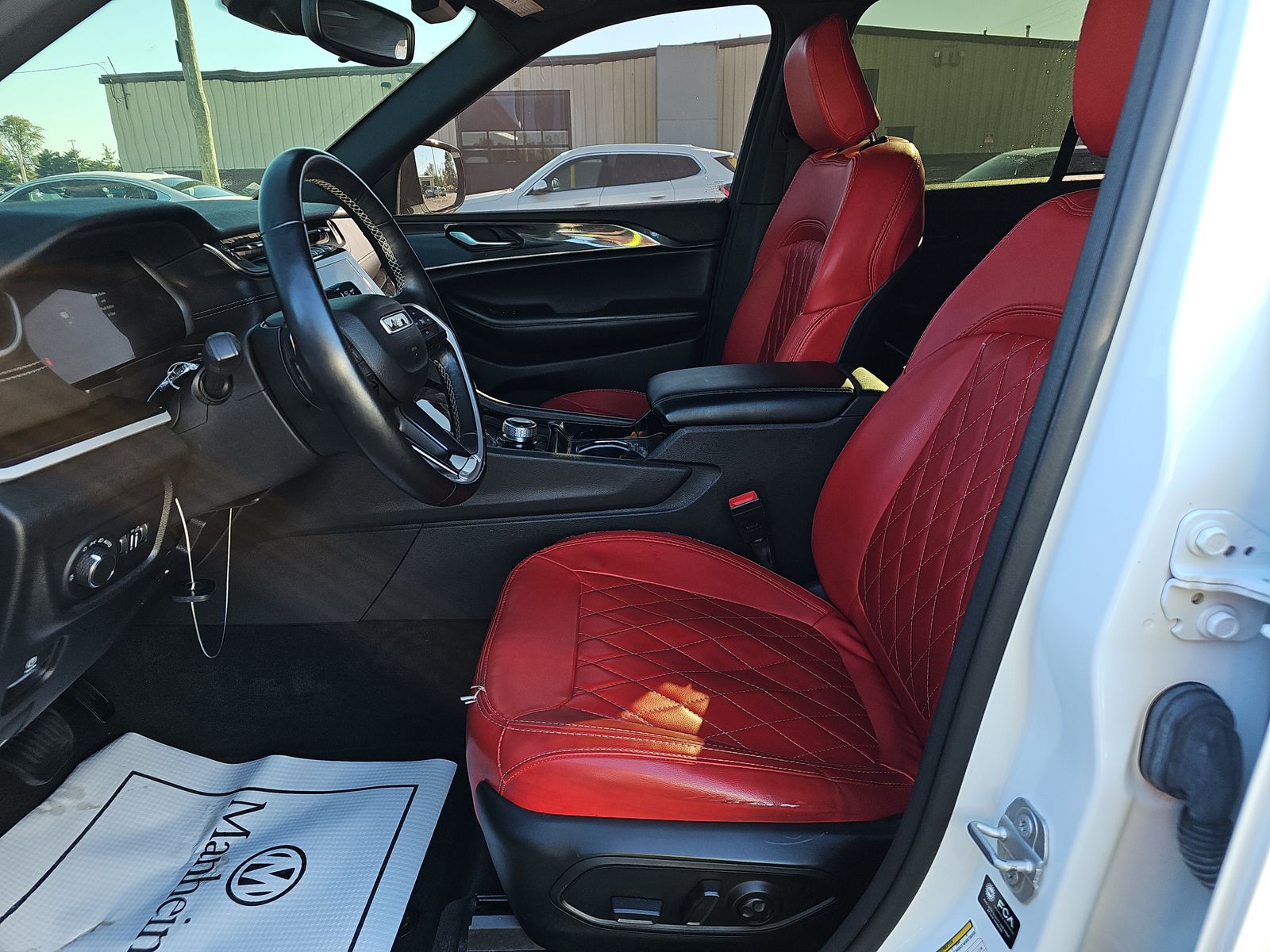 2022 Jeep Grand Cherokee Altitude AWD