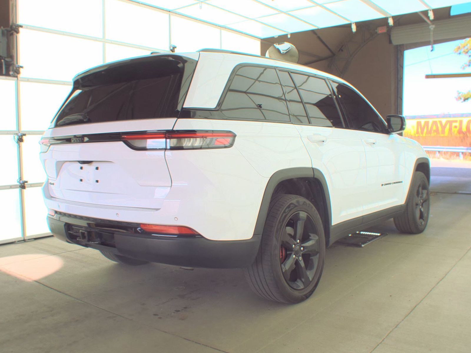 2022 Jeep Grand Cherokee Altitude AWD