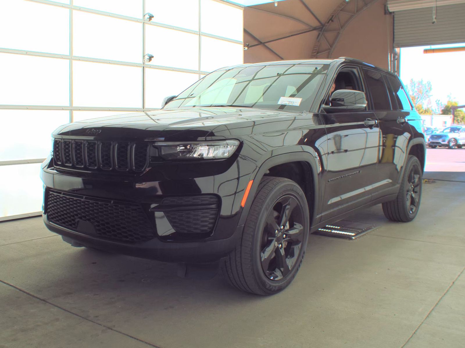 2022 Jeep Grand Cherokee Altitude AWD