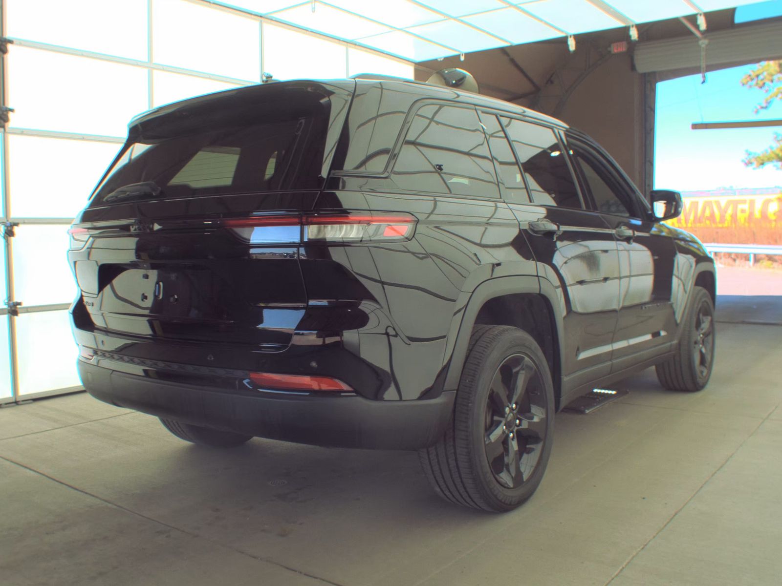 2022 Jeep Grand Cherokee Altitude AWD