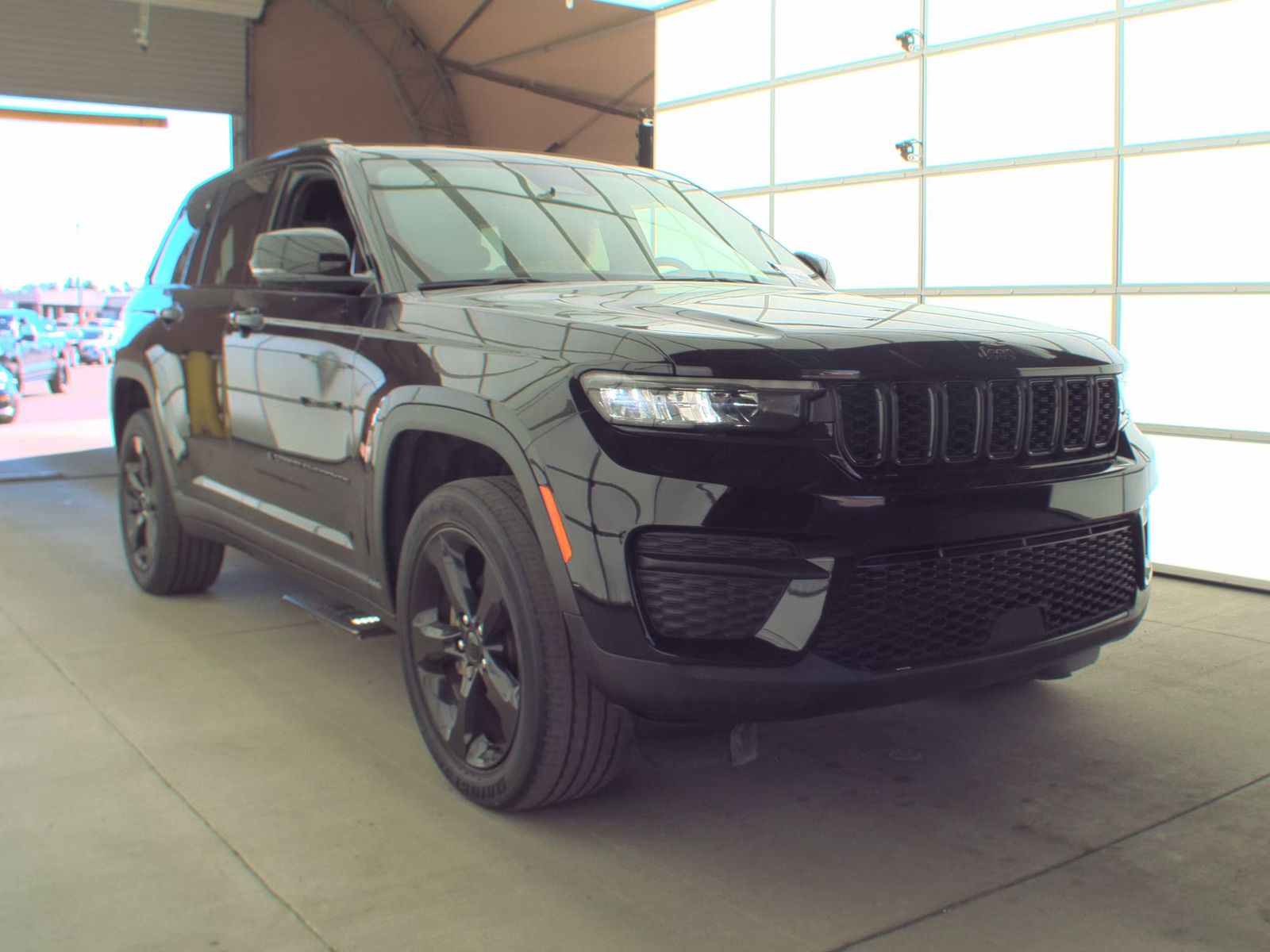 2022 Jeep Grand Cherokee Altitude AWD