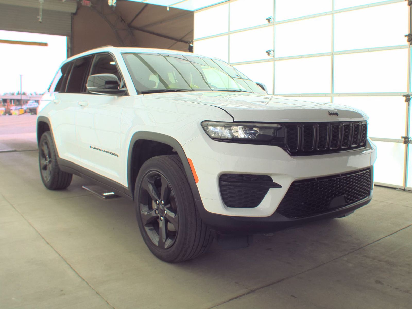 2022 Jeep Grand Cherokee Altitude AWD
