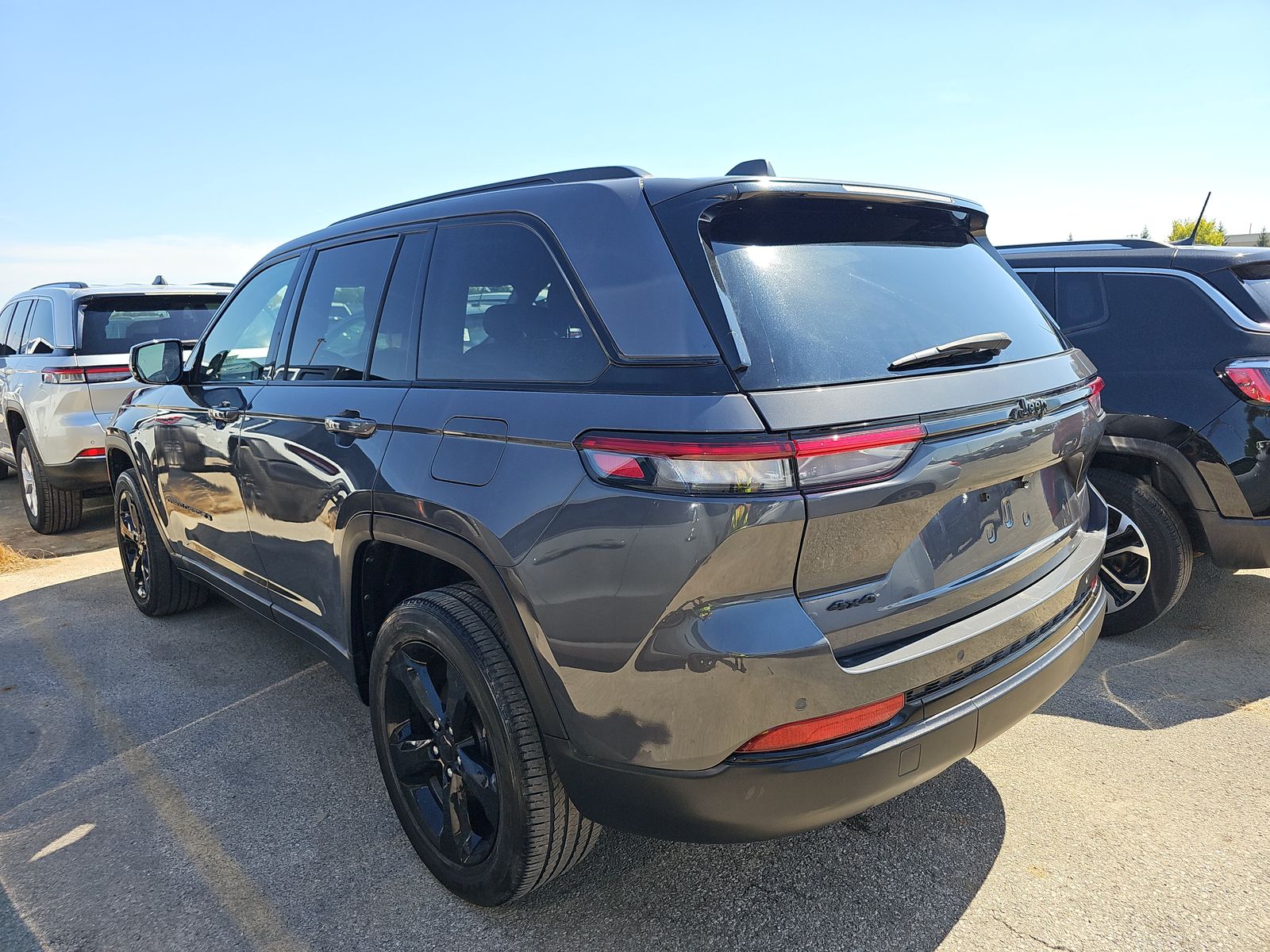 2022 Jeep Grand Cherokee Altitude AWD