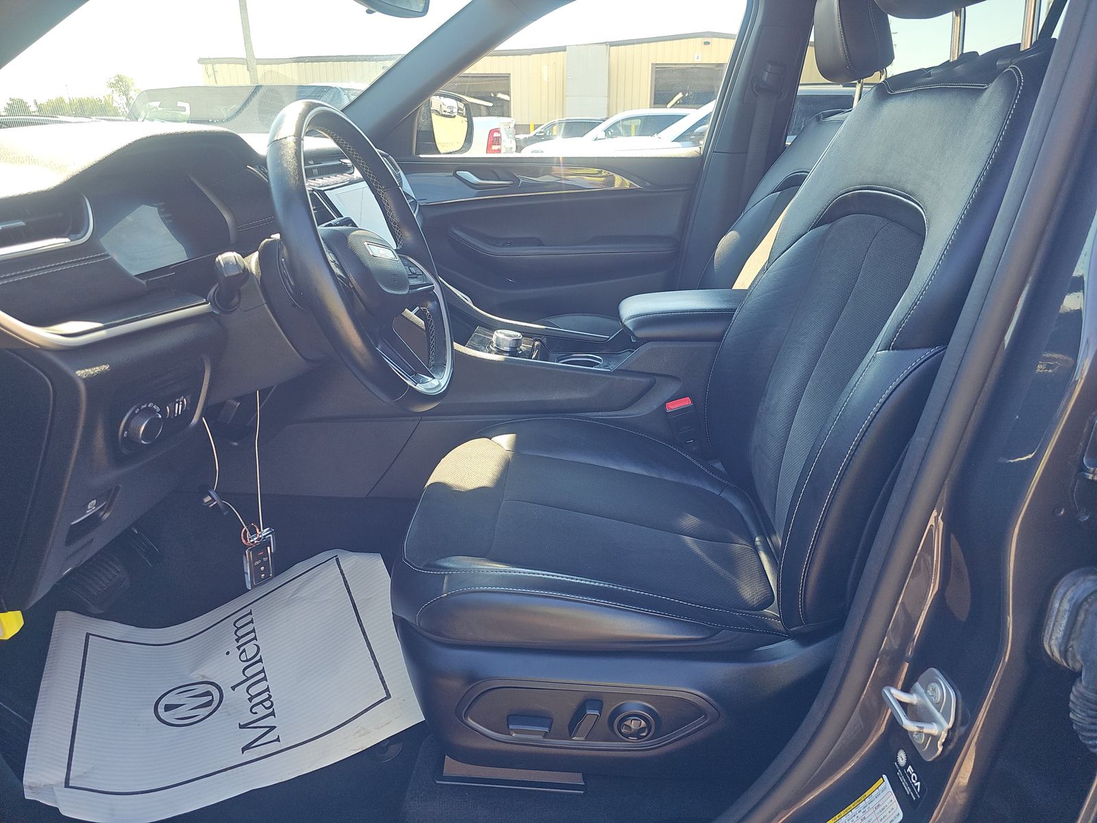 2022 Jeep Grand Cherokee Altitude AWD