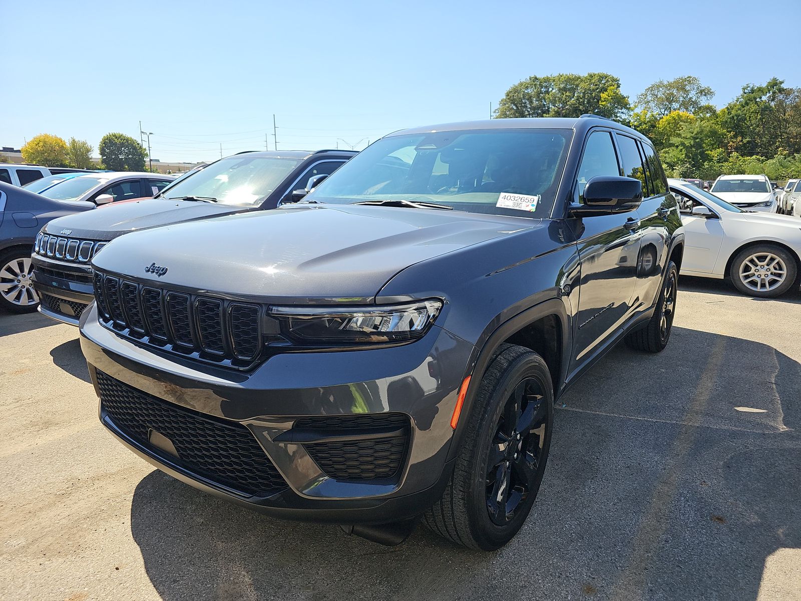 2022 Jeep Grand Cherokee Altitude AWD