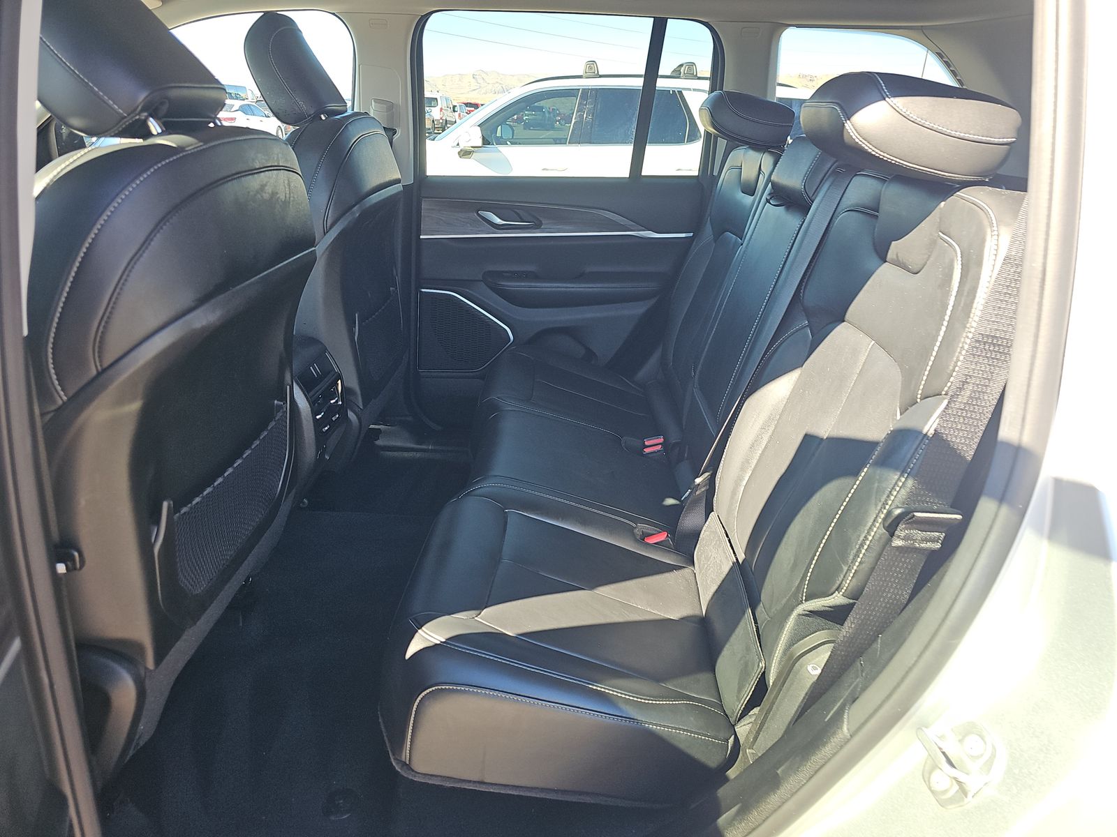 2022 Jeep Grand Cherokee Limited RWD