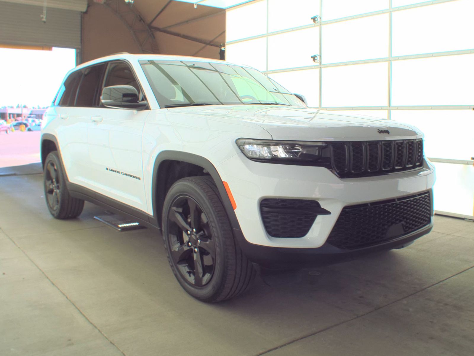 2022 Jeep Grand Cherokee Altitude AWD