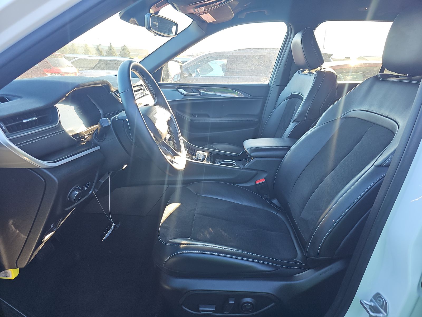 2022 Jeep Grand Cherokee Altitude AWD