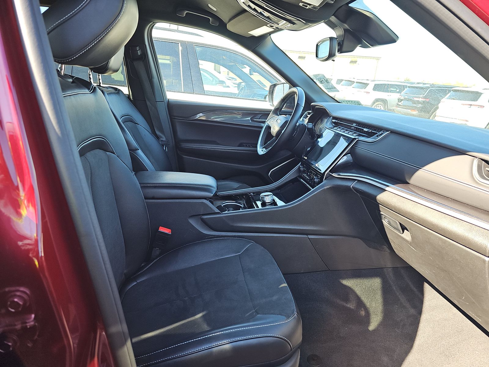 2022 Jeep Grand Cherokee Altitude AWD