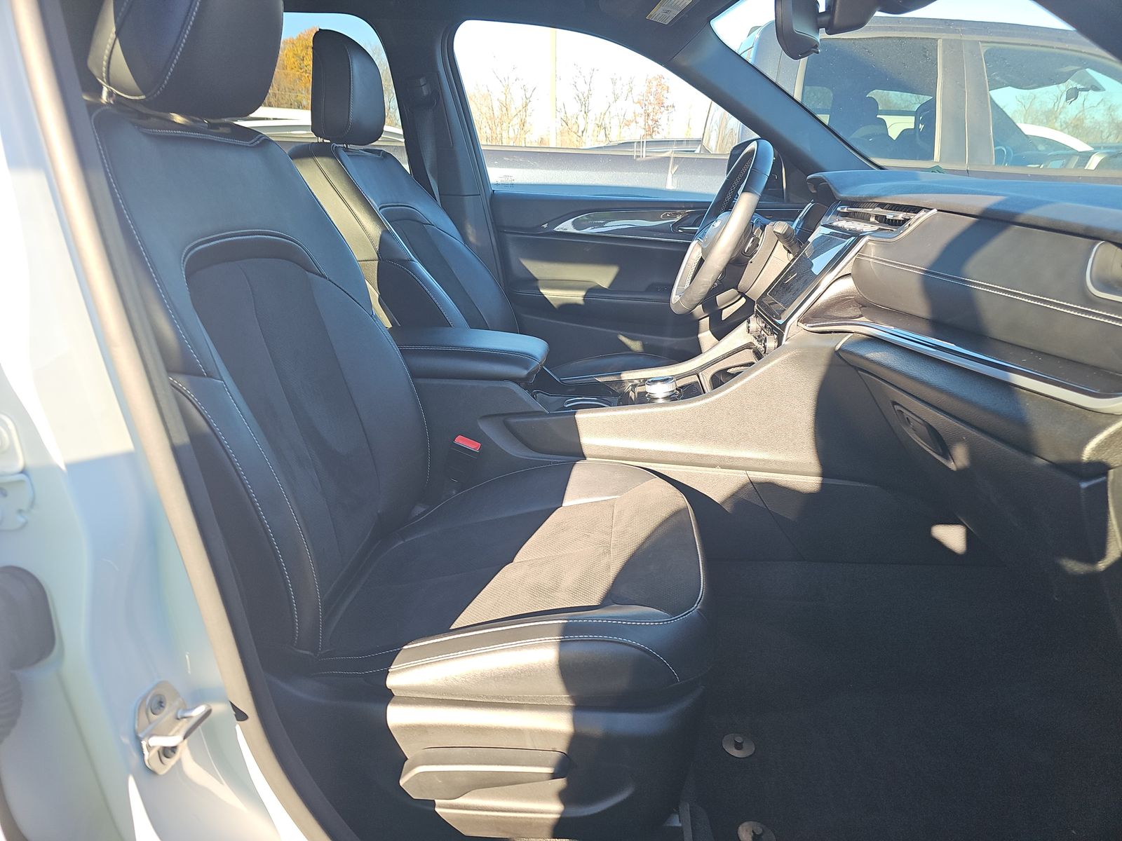 2022 Jeep Grand Cherokee Altitude AWD