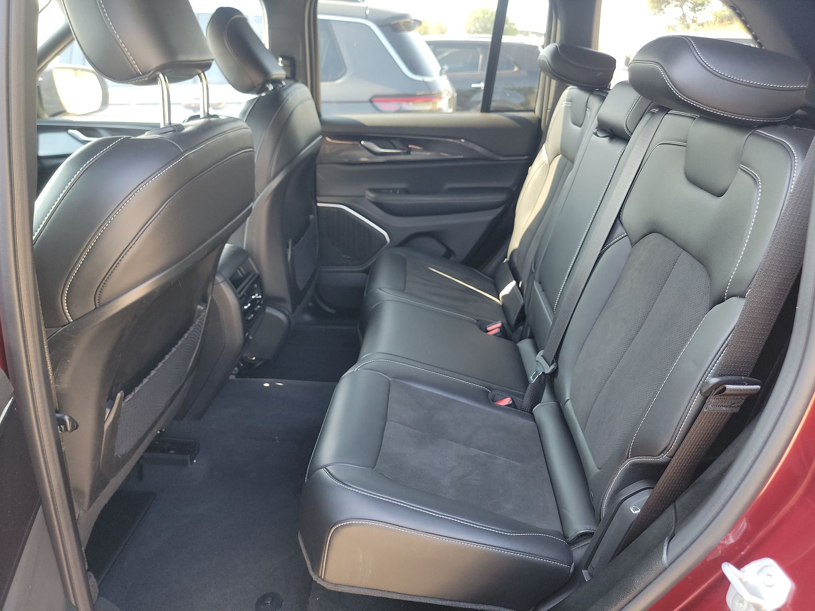 2022 Jeep Grand Cherokee Altitude AWD