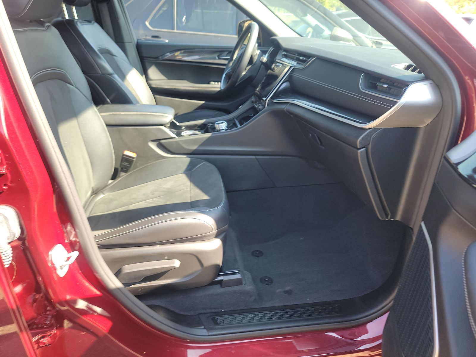 2022 Jeep Grand Cherokee Altitude AWD