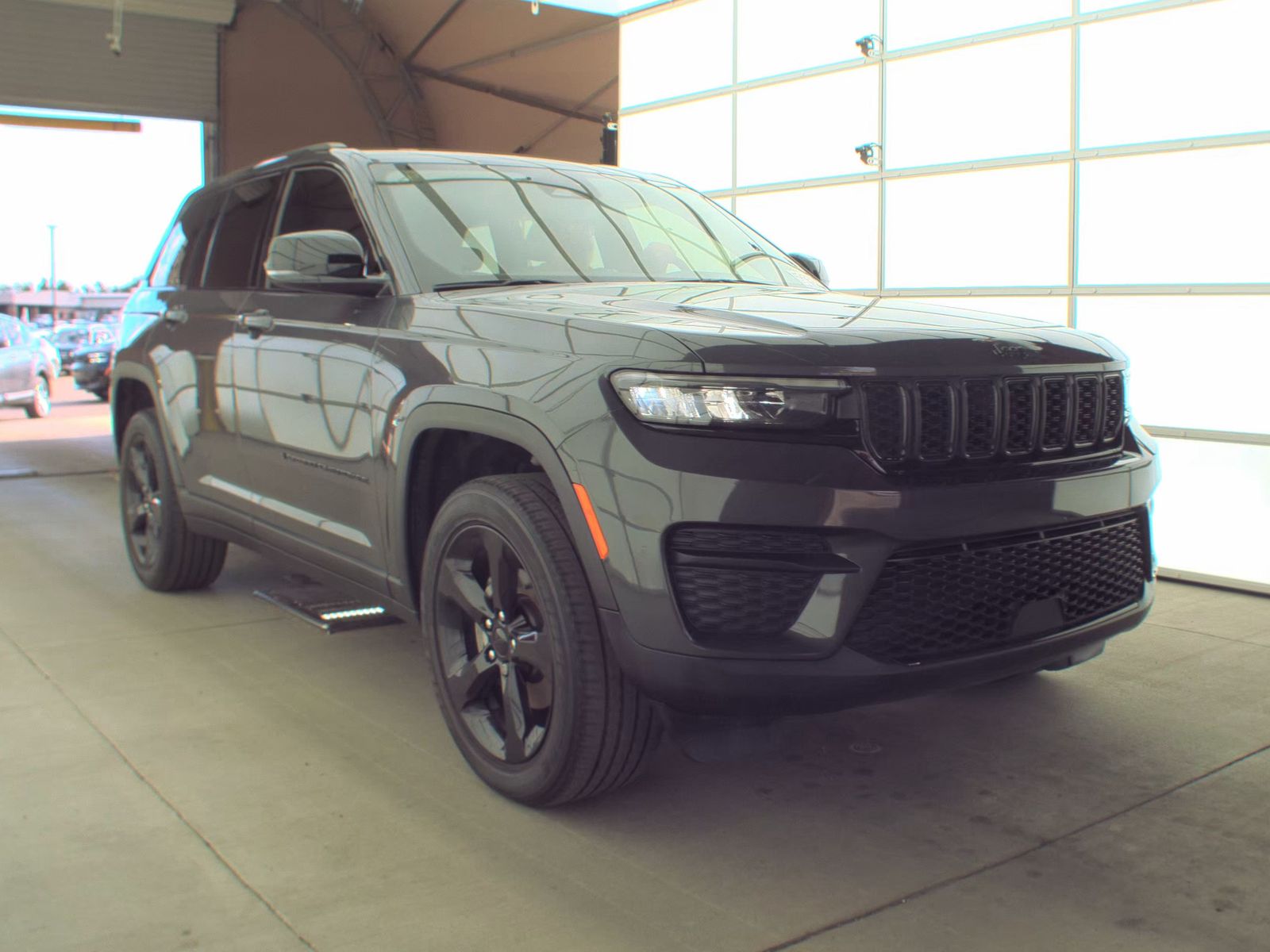 2022 Jeep Grand Cherokee Altitude AWD