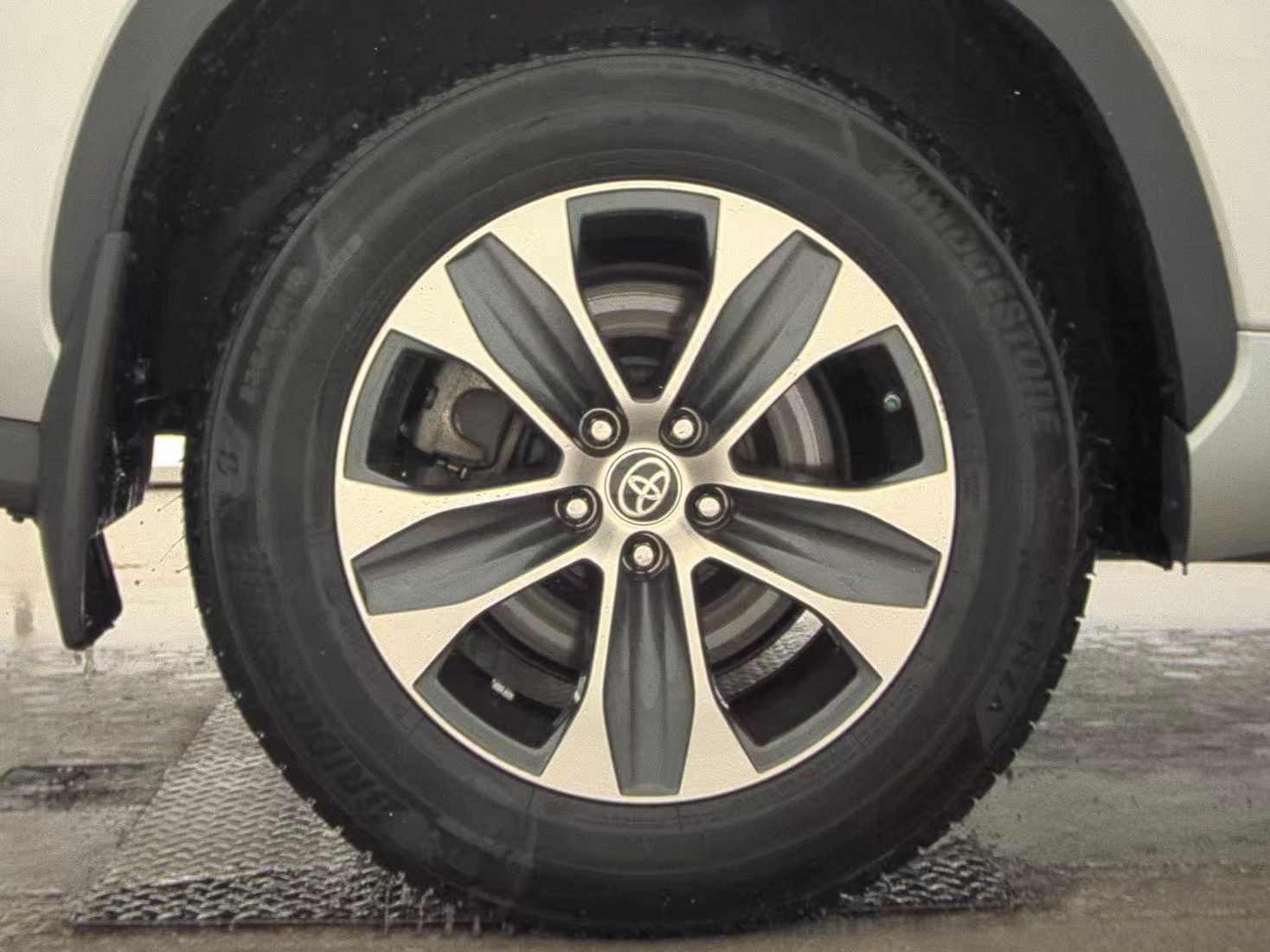 2023 Toyota Highlander Hybrid XLE AWD