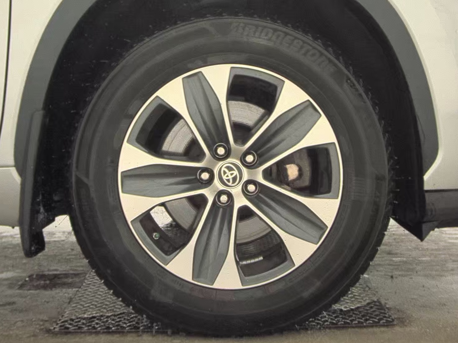 2023 Toyota Highlander Hybrid XLE AWD