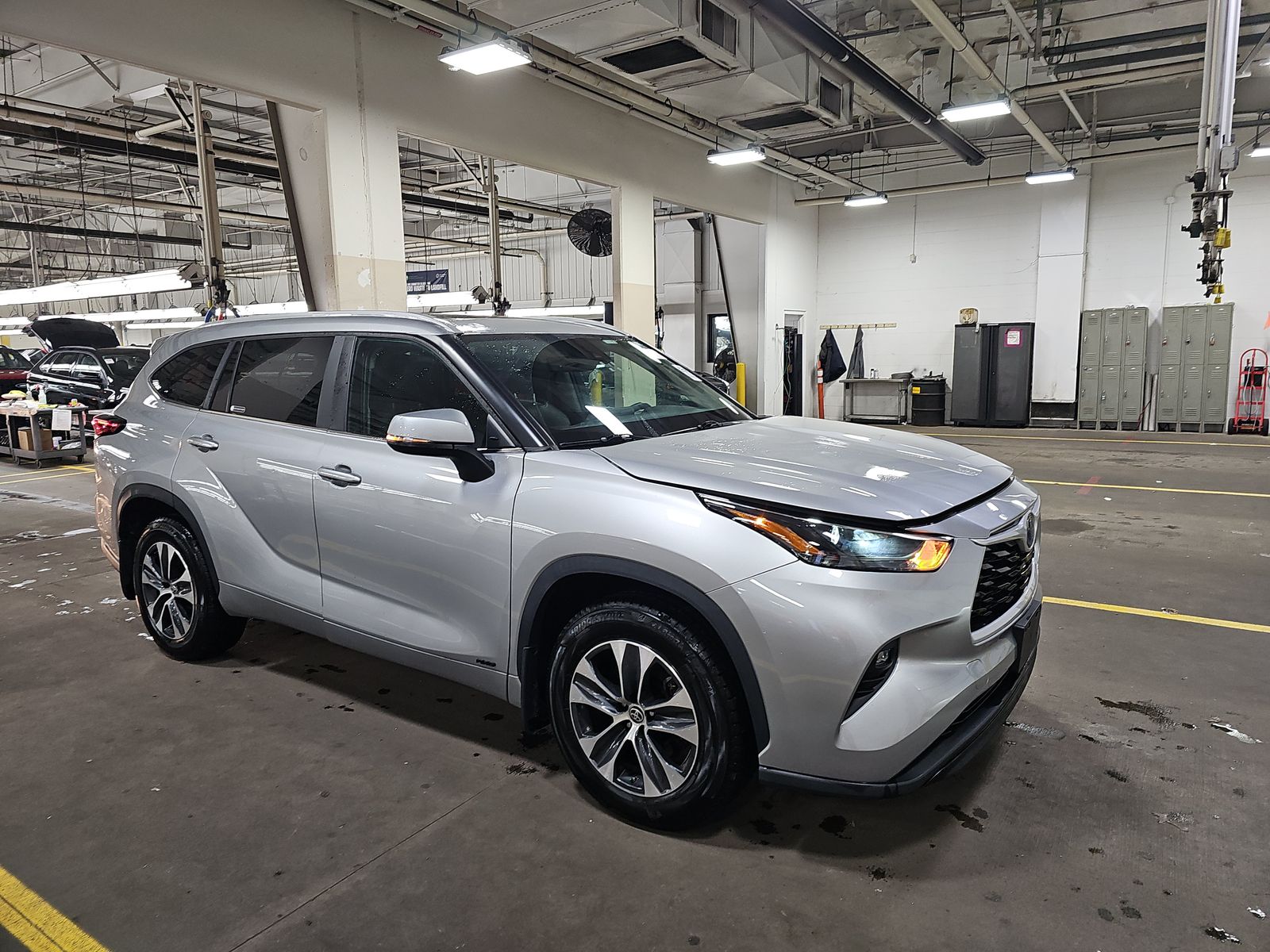 2023 Toyota Highlander Hybrid XLE AWD