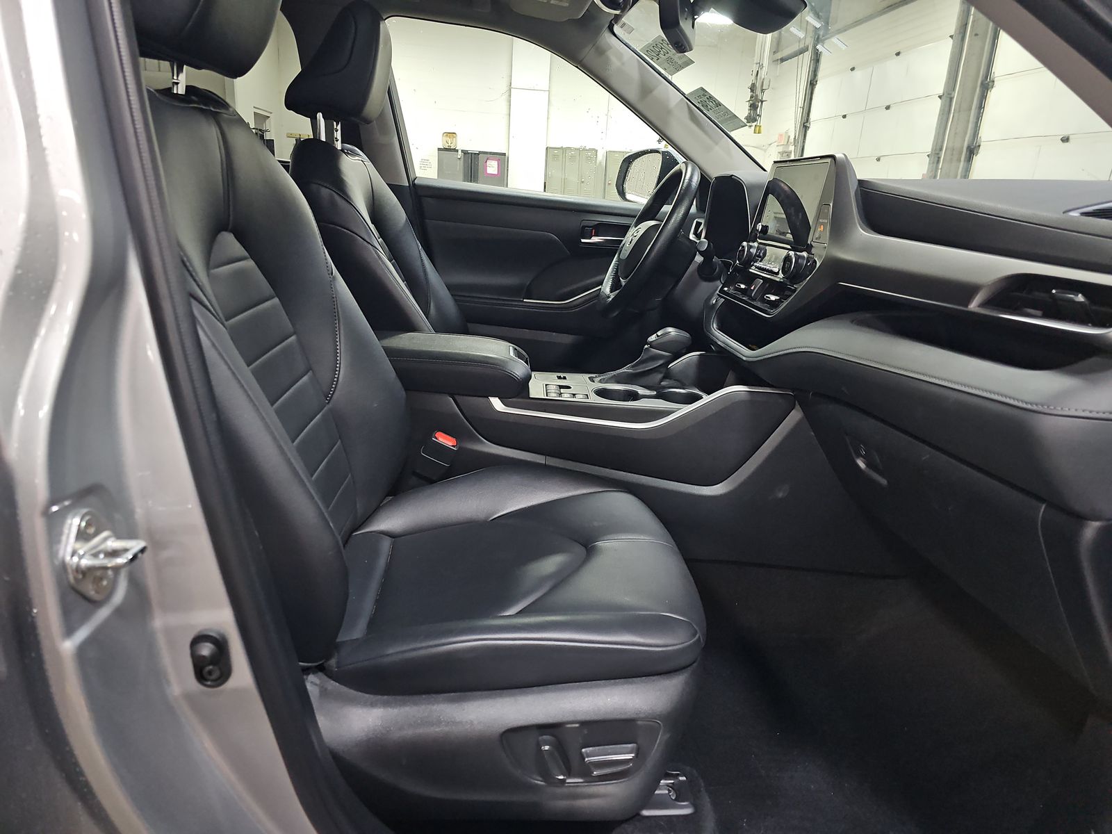 2023 Toyota Highlander Hybrid XLE AWD