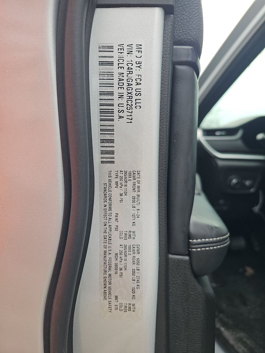 2024 Jeep Grand Cherokee Laredo X RWD