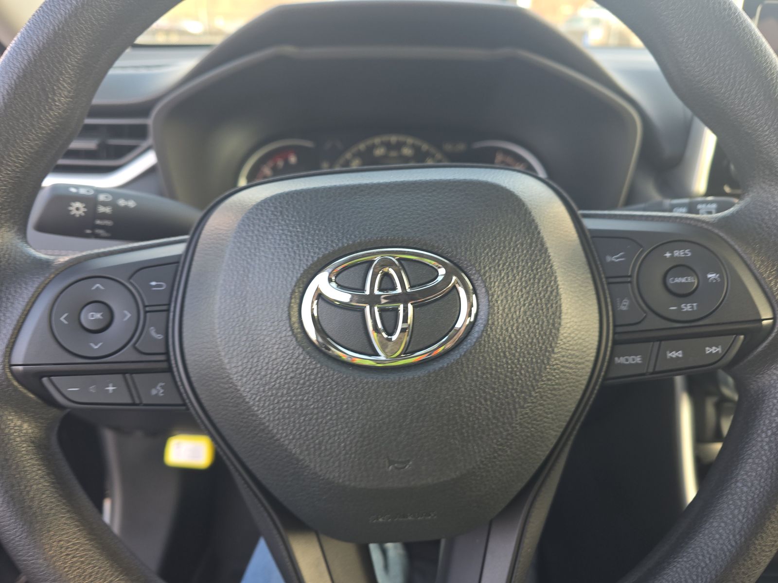 2025 Toyota RAV4 XLE FWD