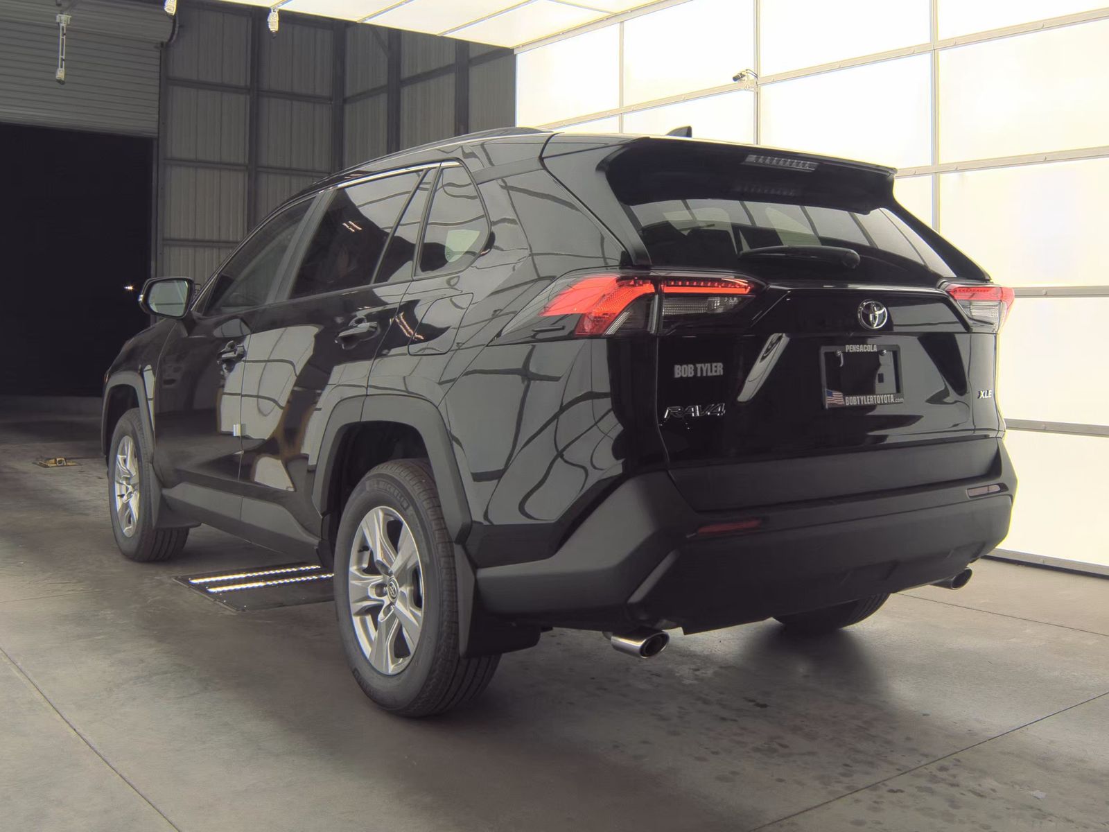 2025 Toyota RAV4 XLE FWD