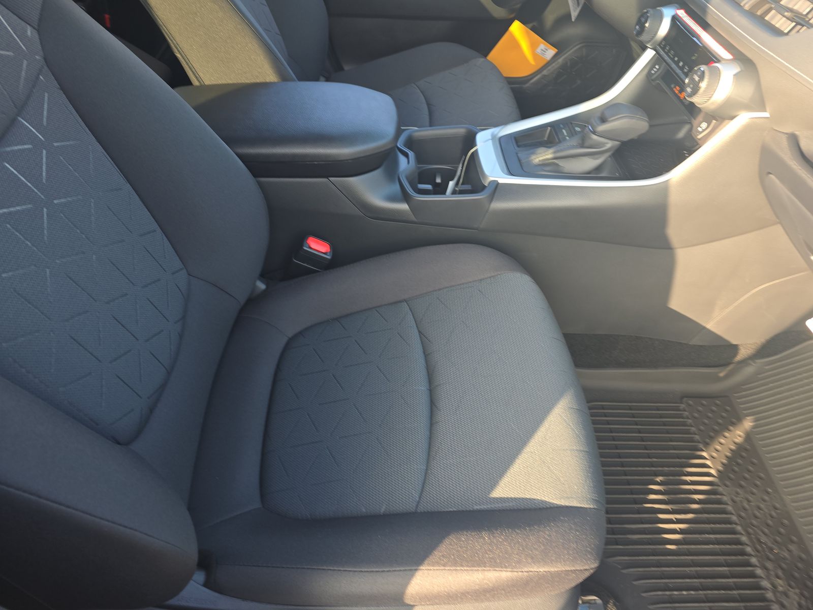 2025 Toyota RAV4 XLE FWD