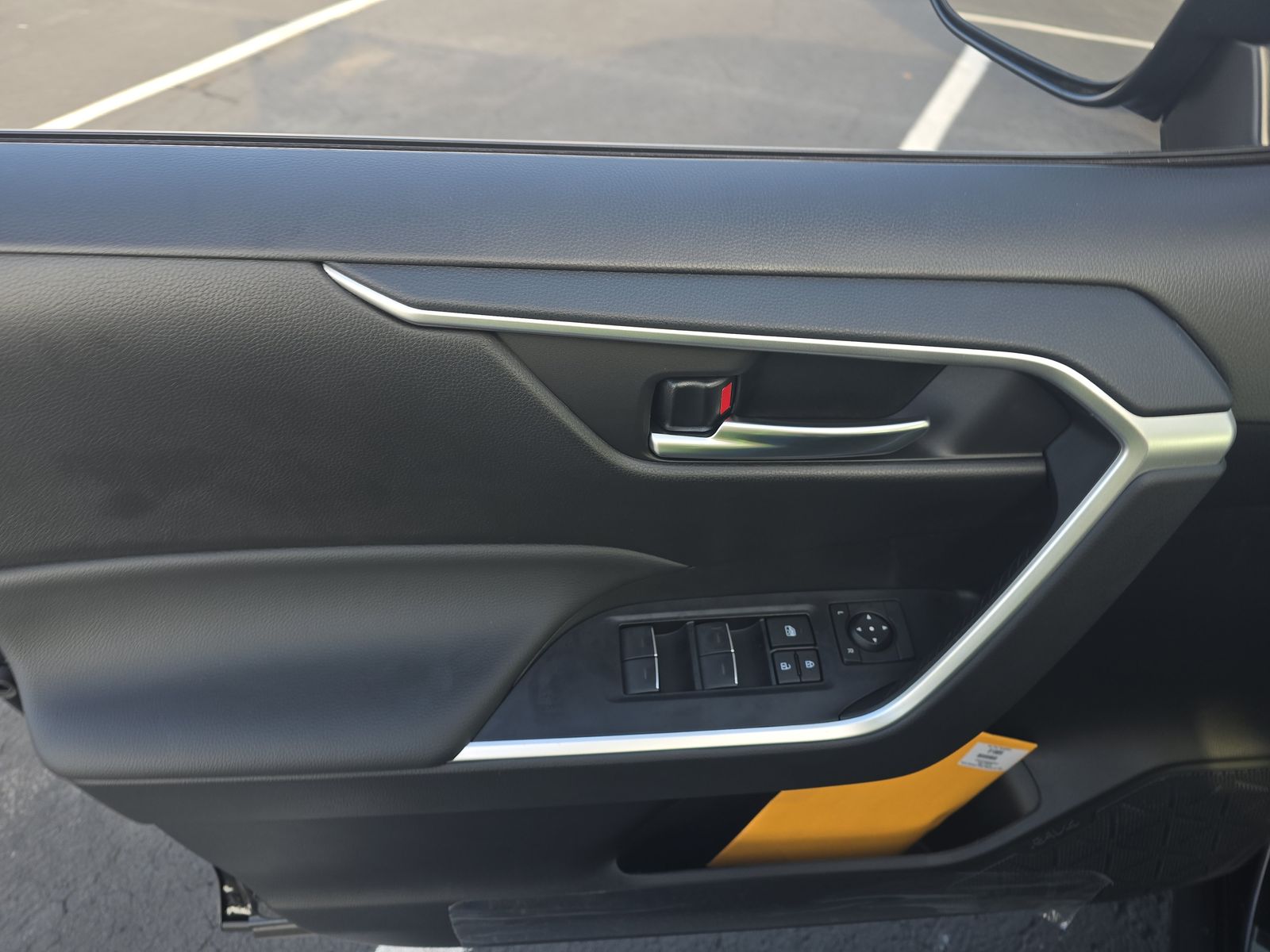 2025 Toyota RAV4 XLE FWD