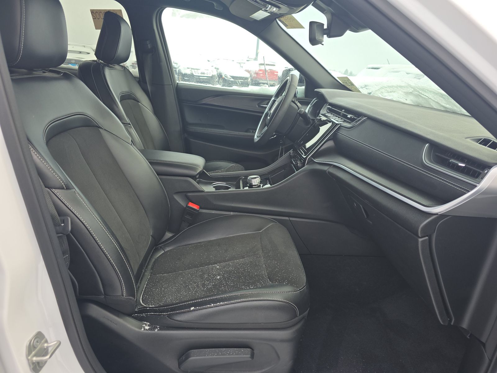 2024 Jeep Grand Cherokee Altitude RWD