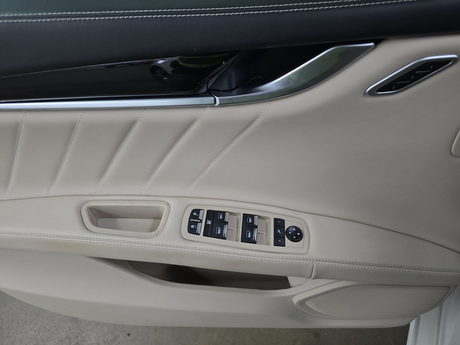 2022 Maserati Ghibli Modena FWD