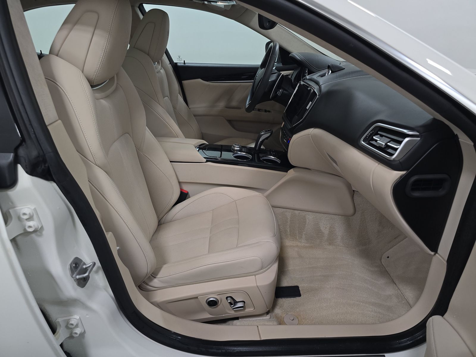 2022 Maserati Ghibli Modena FWD