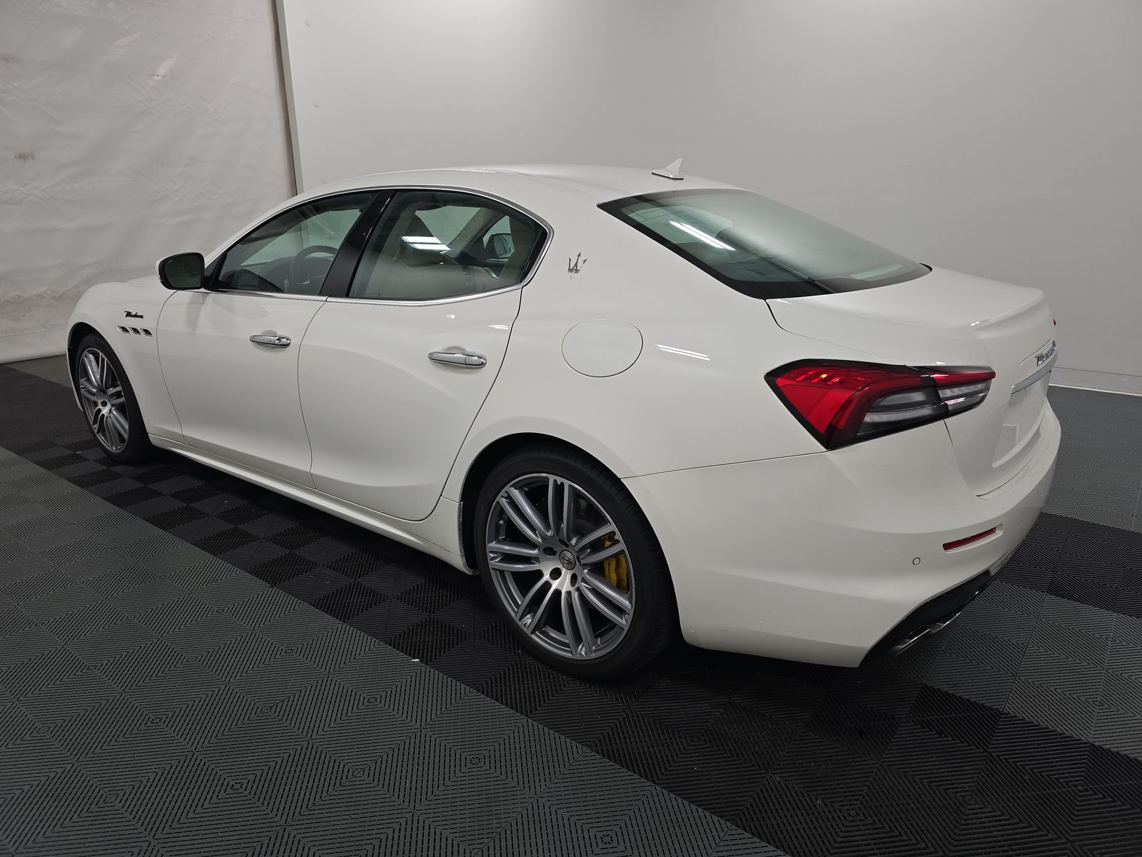 2022 Maserati Ghibli Modena FWD