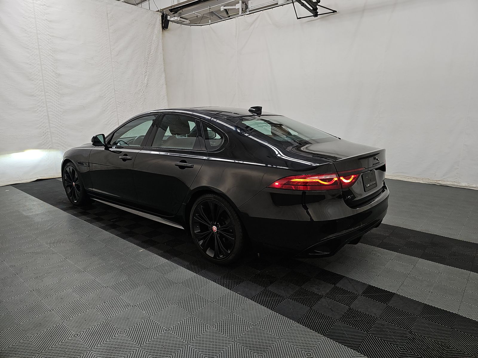 2022 Jaguar XF R-Dynamic SE AWD