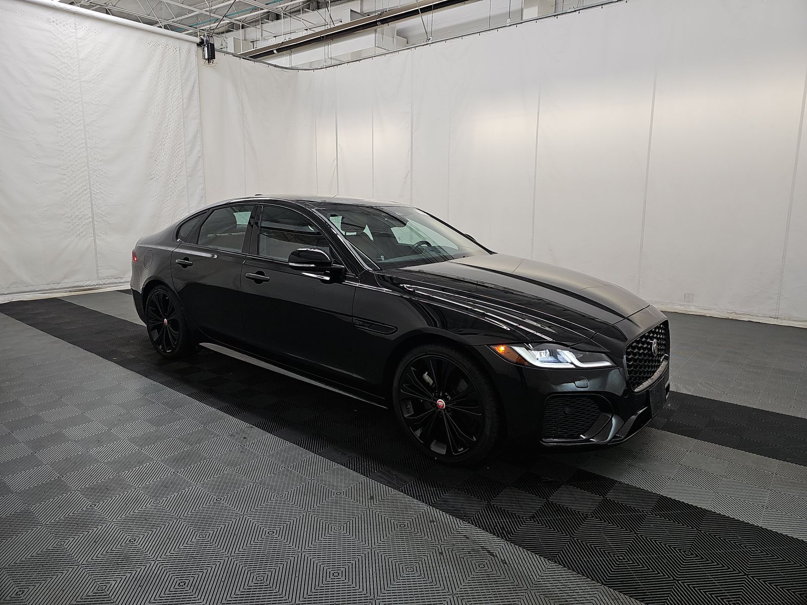 2022 Jaguar XF R-Dynamic SE AWD