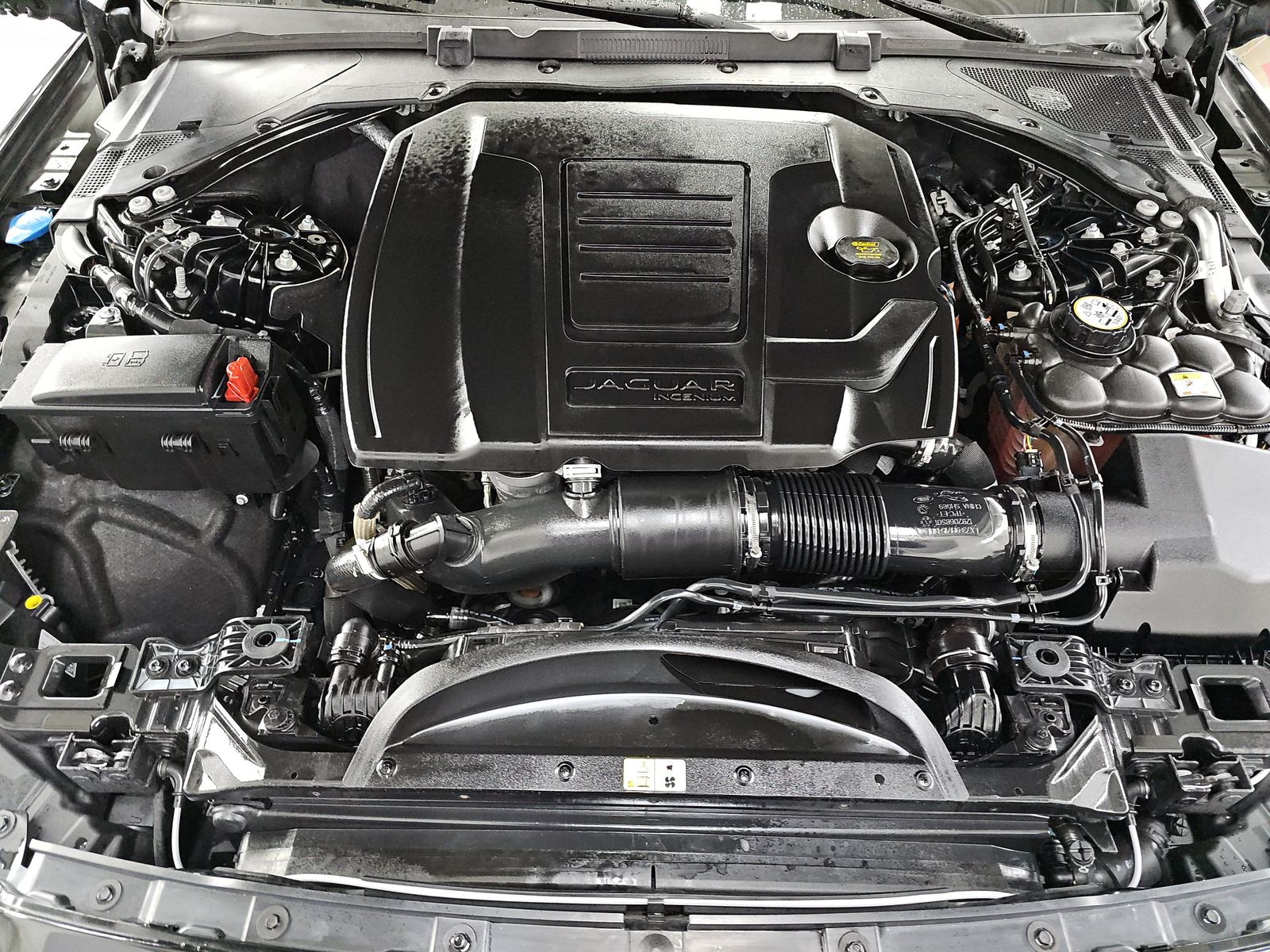 2022 Jaguar XF R-Dynamic SE AWD